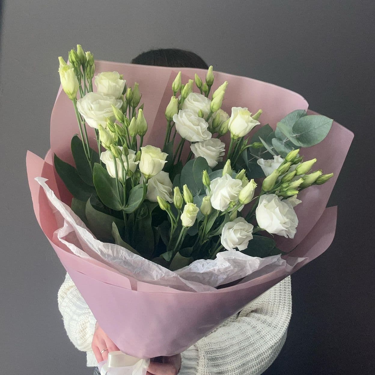 Купить Букет из 5 эустом и эвкалипта