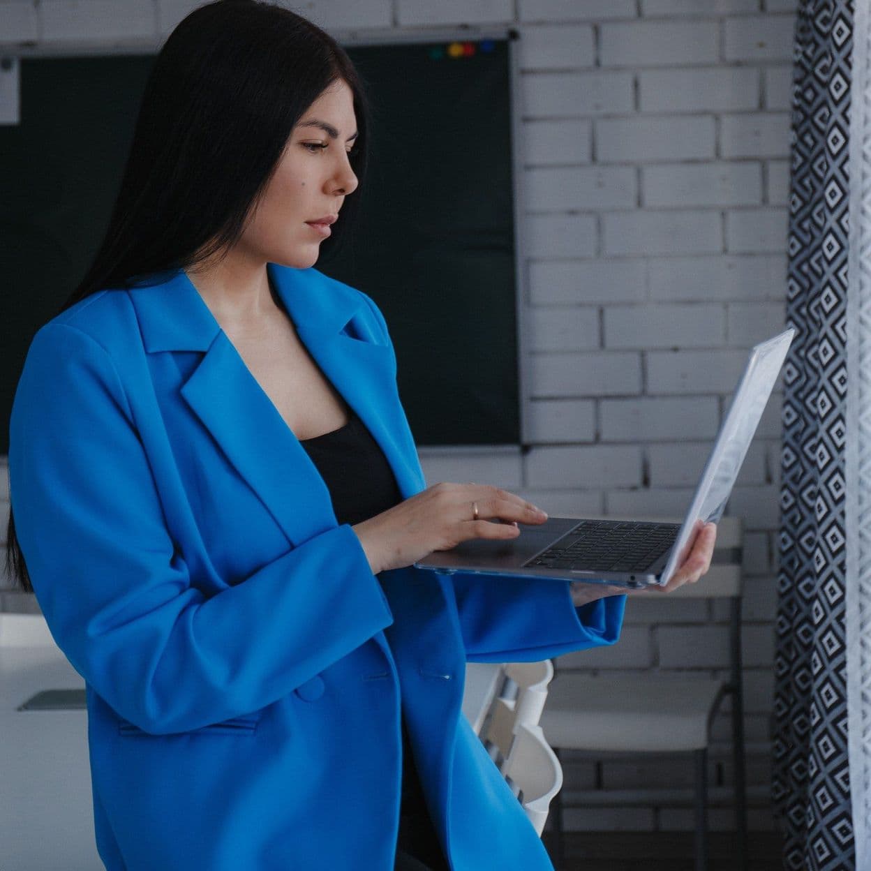 Купить Преподаватель в бьюти