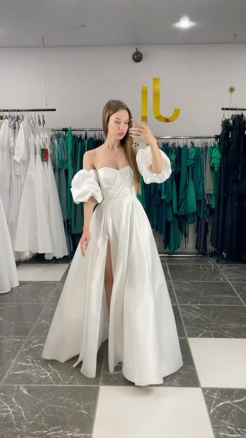 Купить Белоснежное Платье макси из атласа со съёмными рукавами