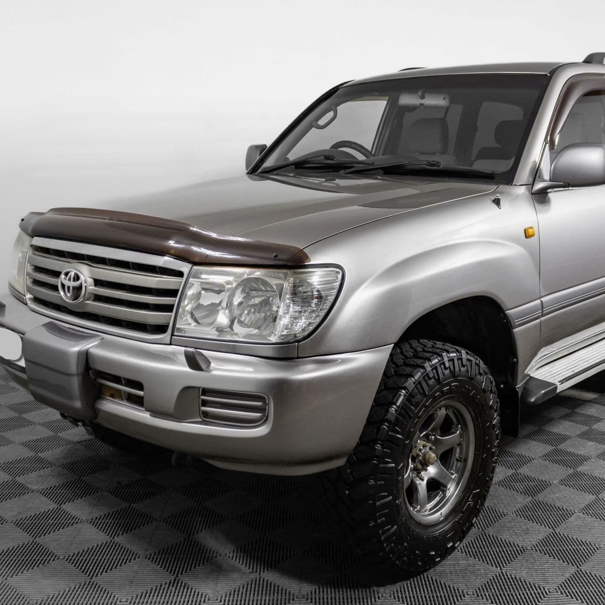 Купить Toyota LC105  МКПП,   4.2 дизель, лебедка 9 мест
