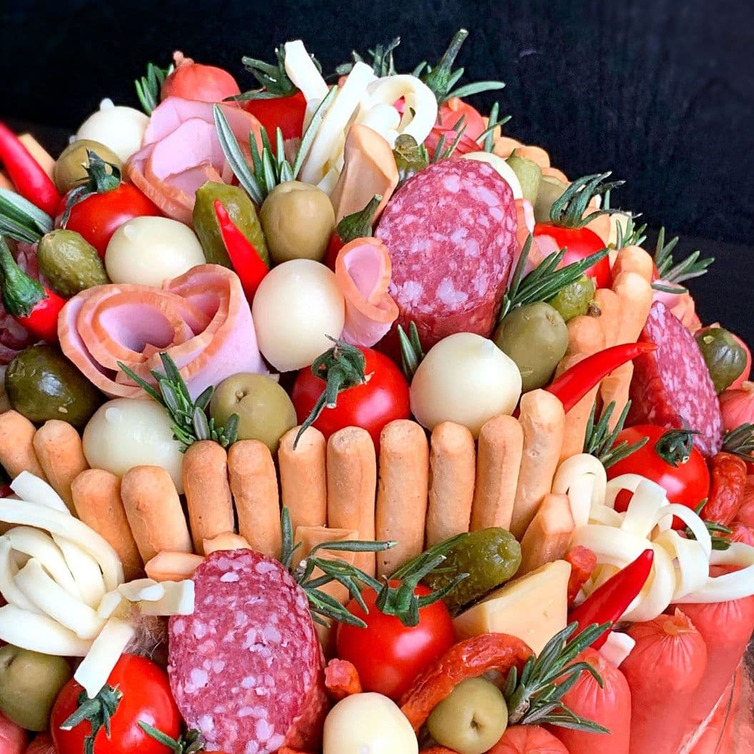 Купить Торт из колбасок и сыров арт. 260