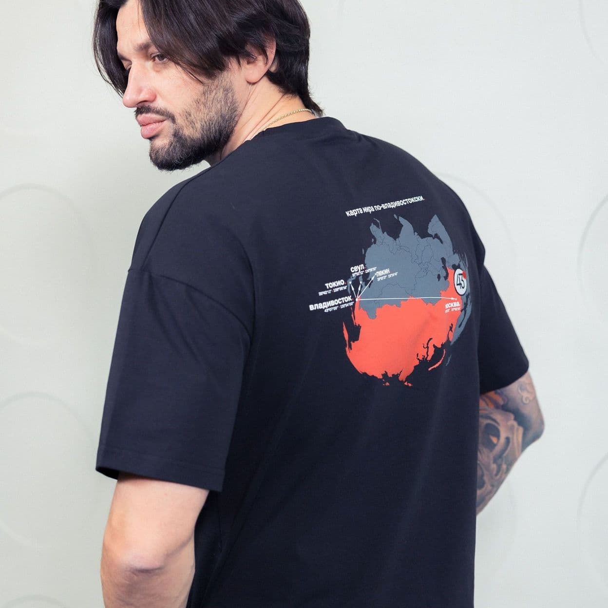 Купить Футболка "Карта мира по-владивостокски", принт на спине