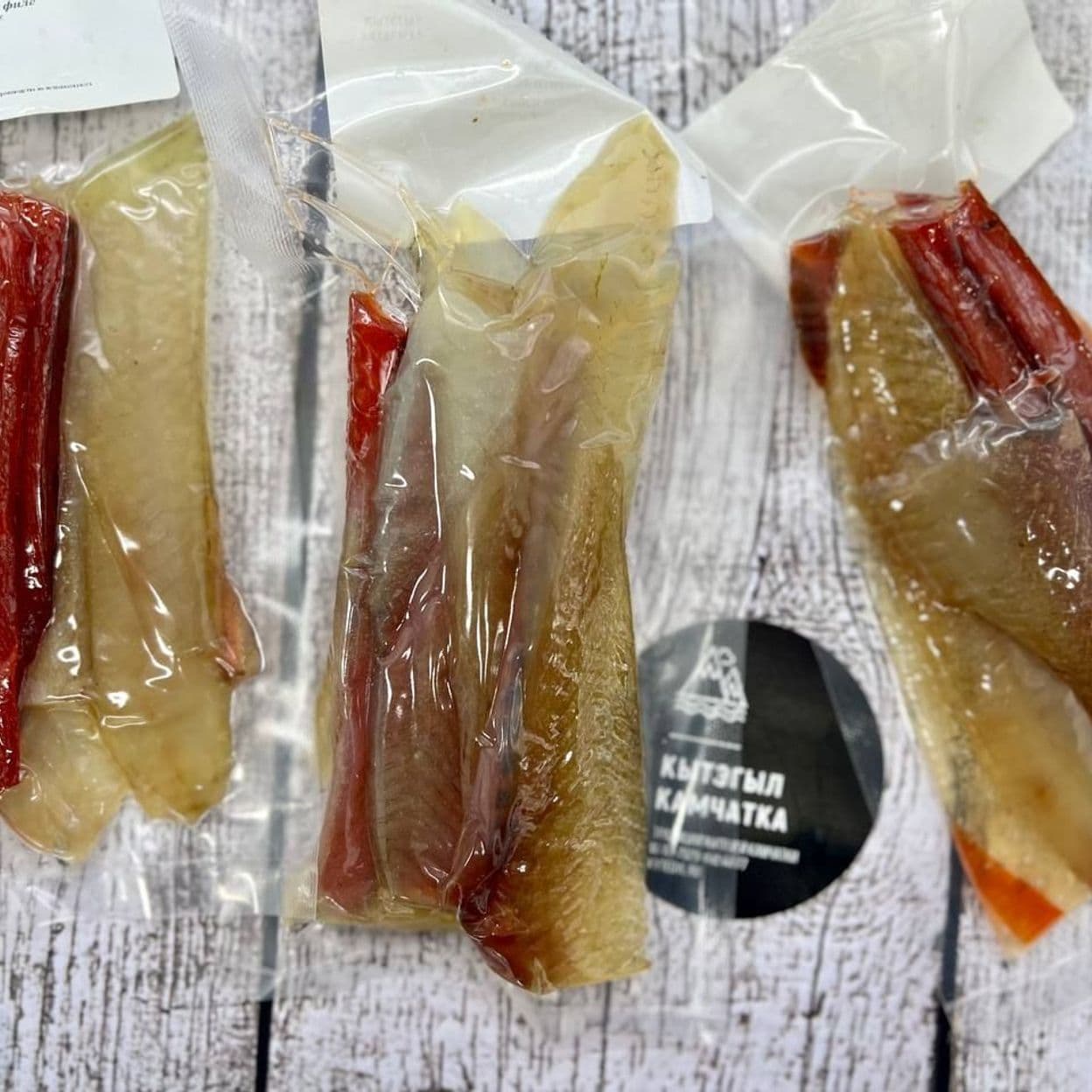 Купить Ассорти из филе камбалы и соломки нерки (100 г) в вакуумной упаковке