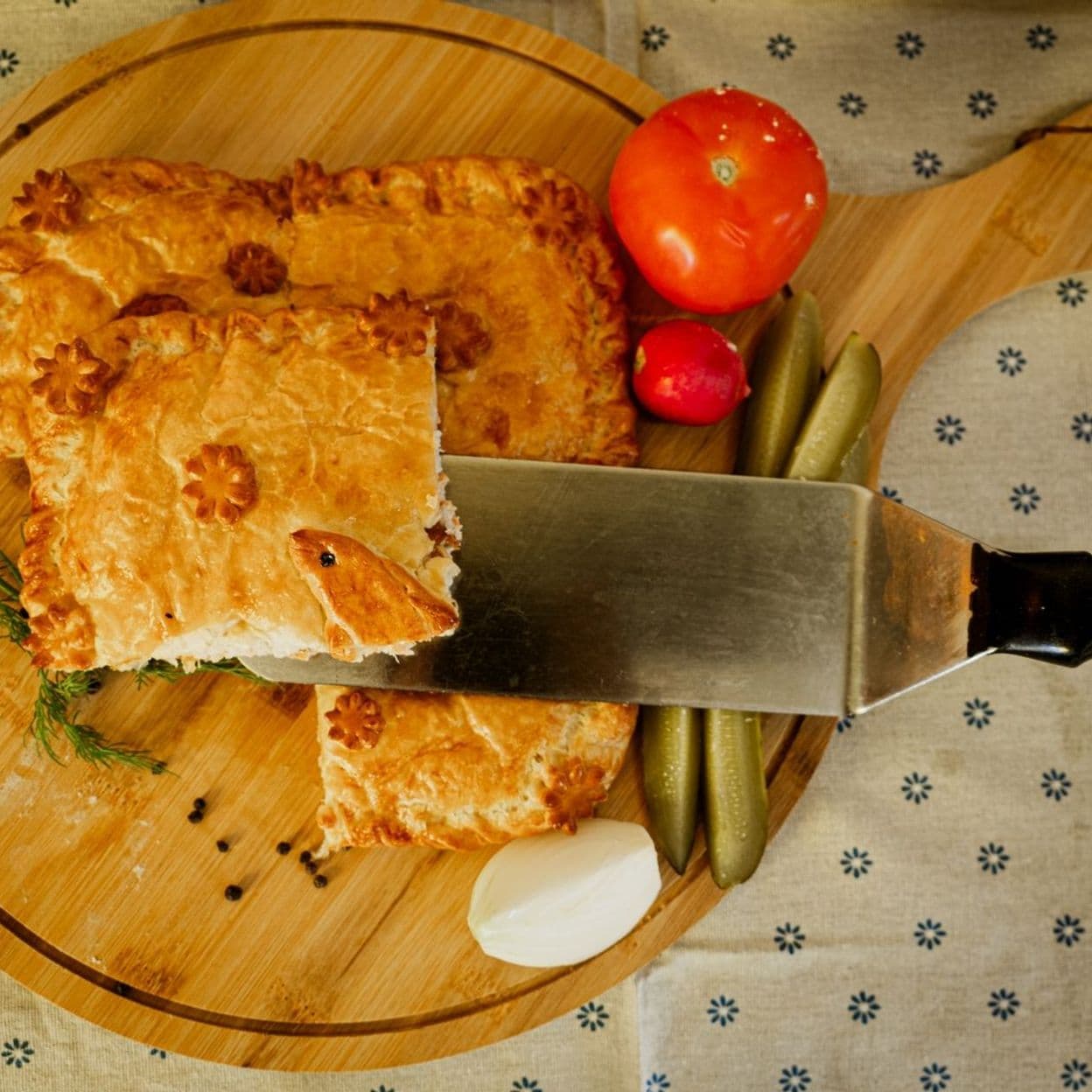 Купить Пирог горбуша/рис/лук