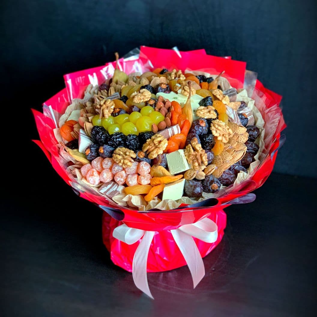 Купить Букет из орехов и сухофруктов арт. 336