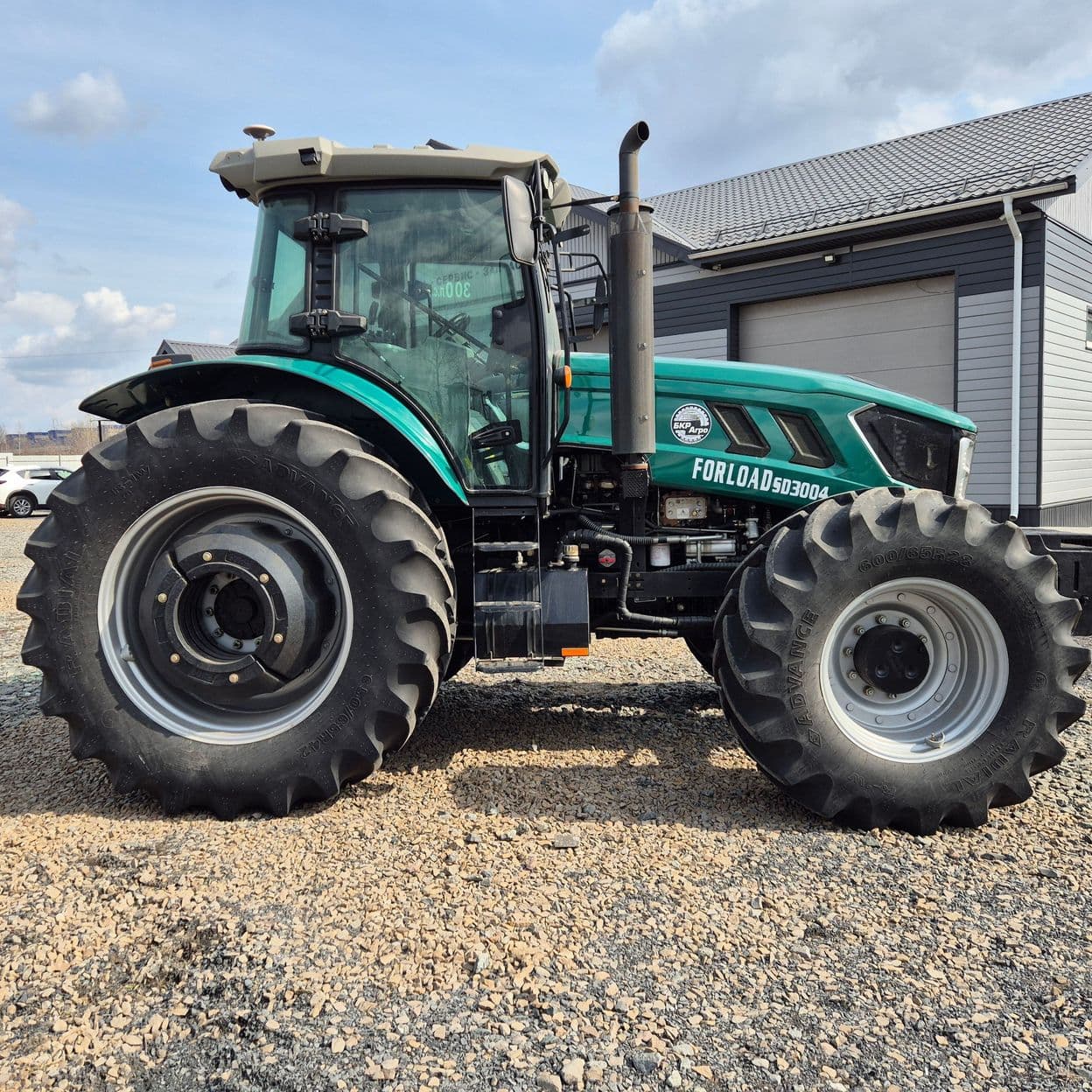 Купить Трактор FORLOAD SD3004