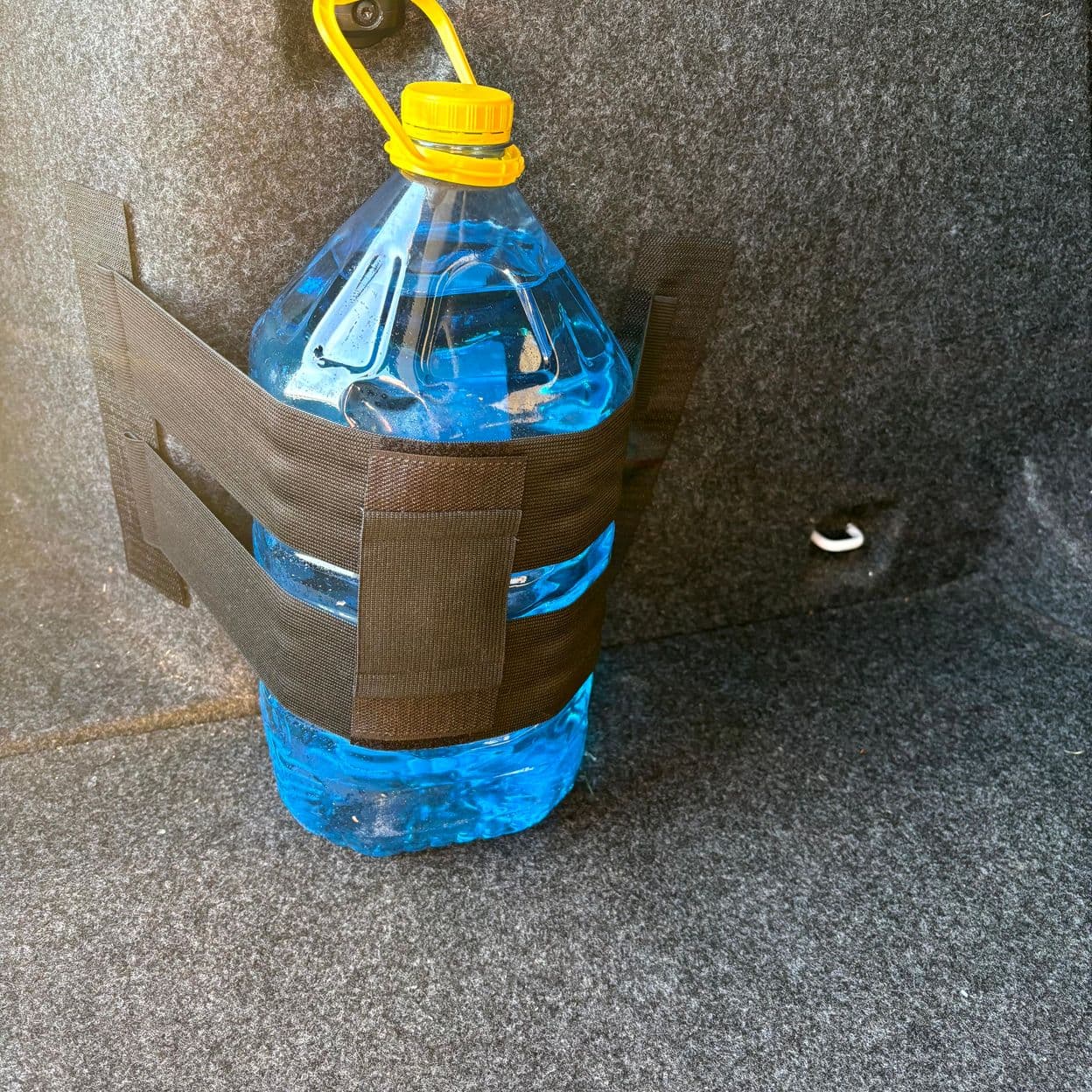 Купить Карман резинка в багажник на липучках. Набор универсальных держателей в авто