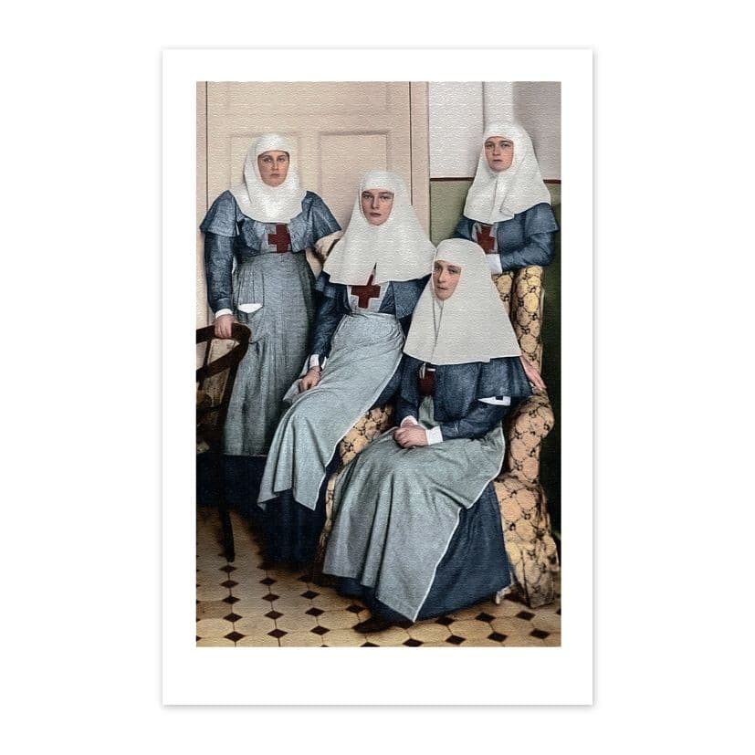 Купить Коллекционная открытка "Супруга и дочери Николая II Романовы"