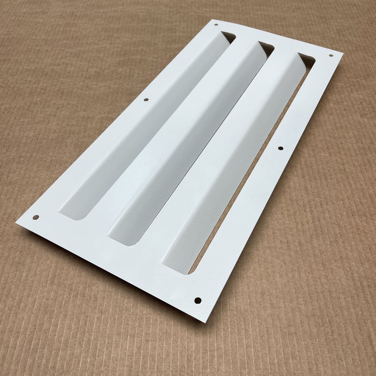 Изготовление металлических вентиляционных решеток: шаблон и технология