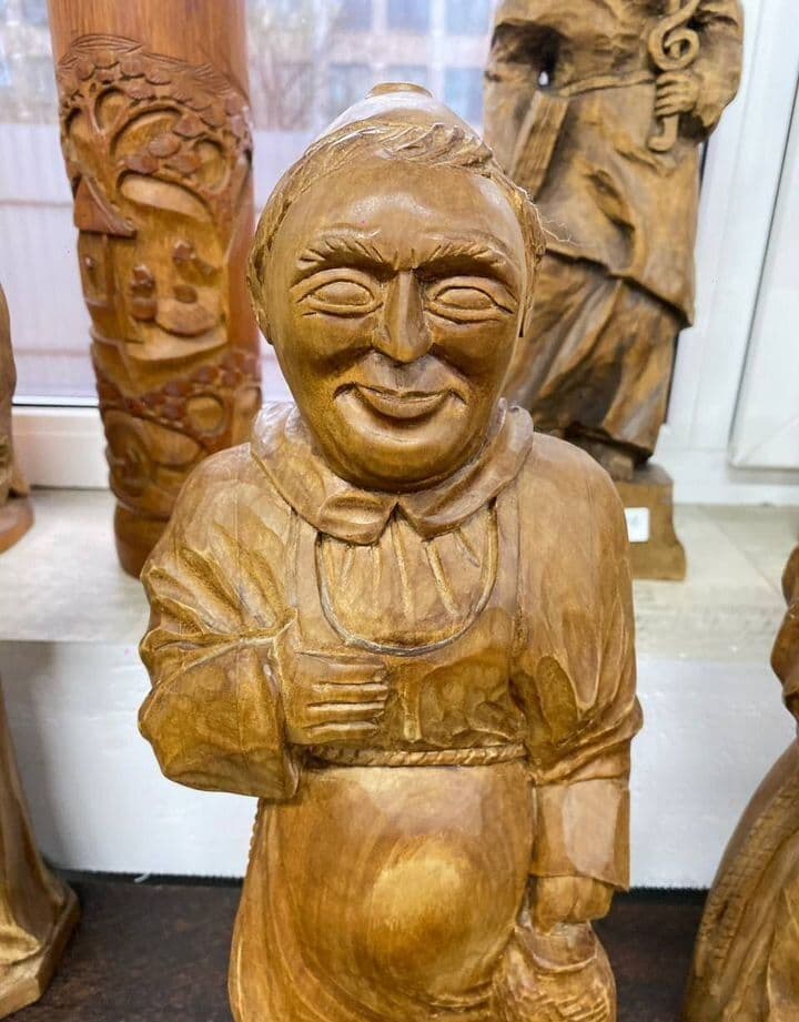 Купить Деревянные скульптуры пара