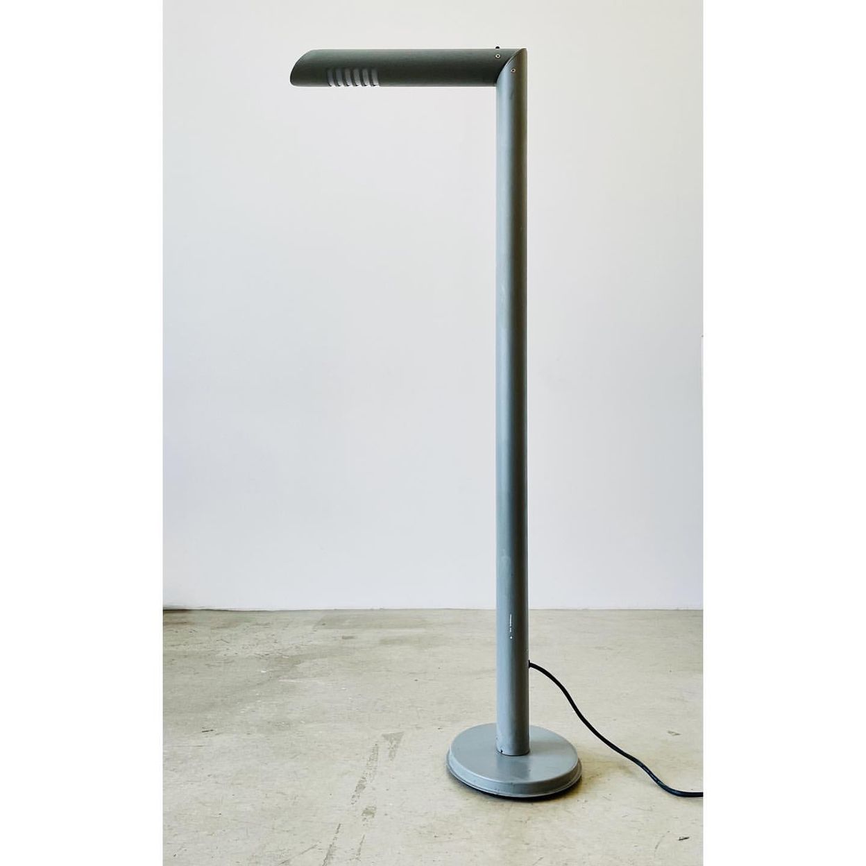 Купить Напольный металлический светильник