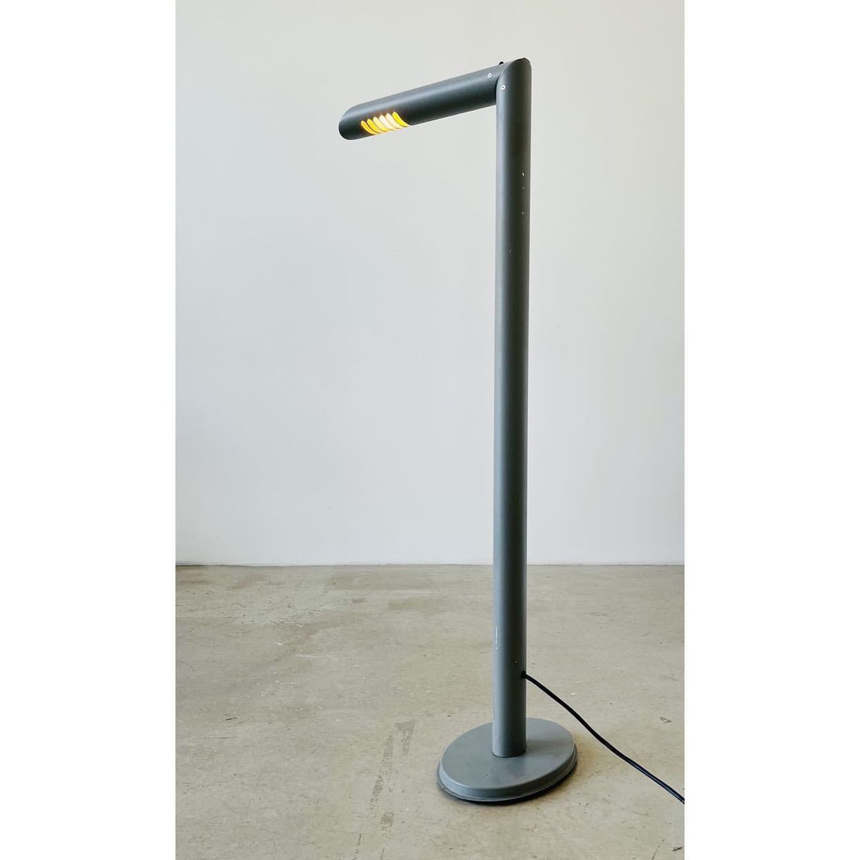 Купить Напольный металлический светильник