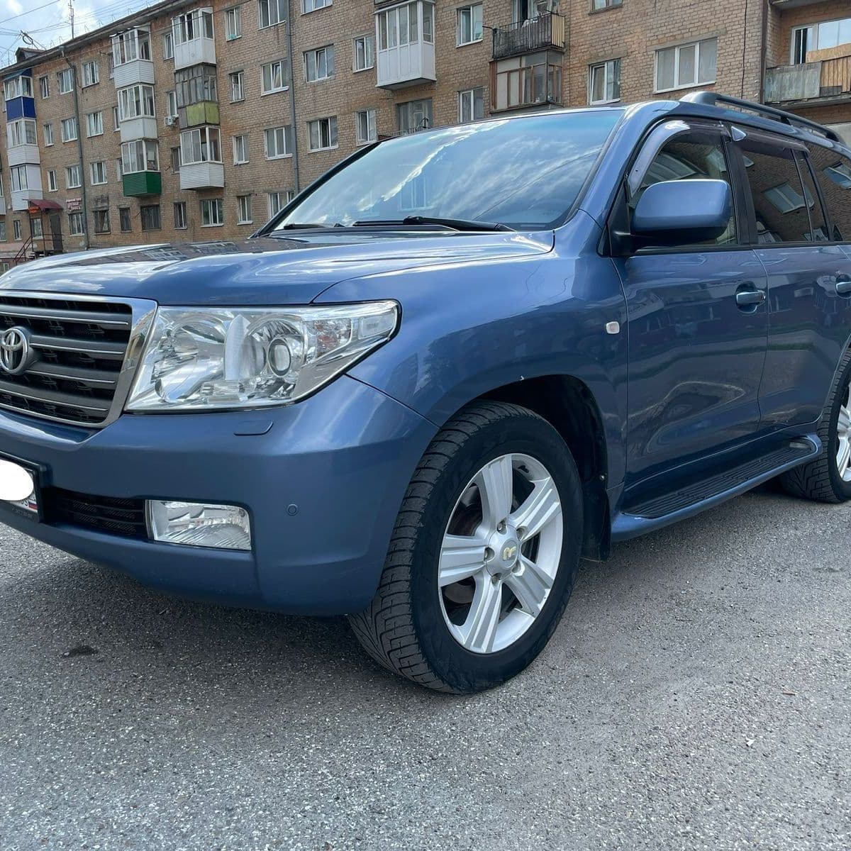 Купить Toyota LC200, 4.5, Дизель 7 мест, фаркоп