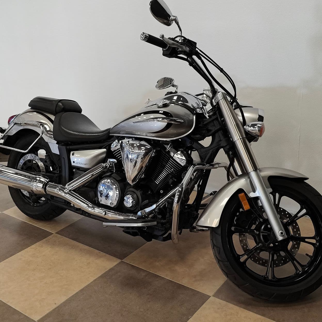 Купить Yamaha XVS 950