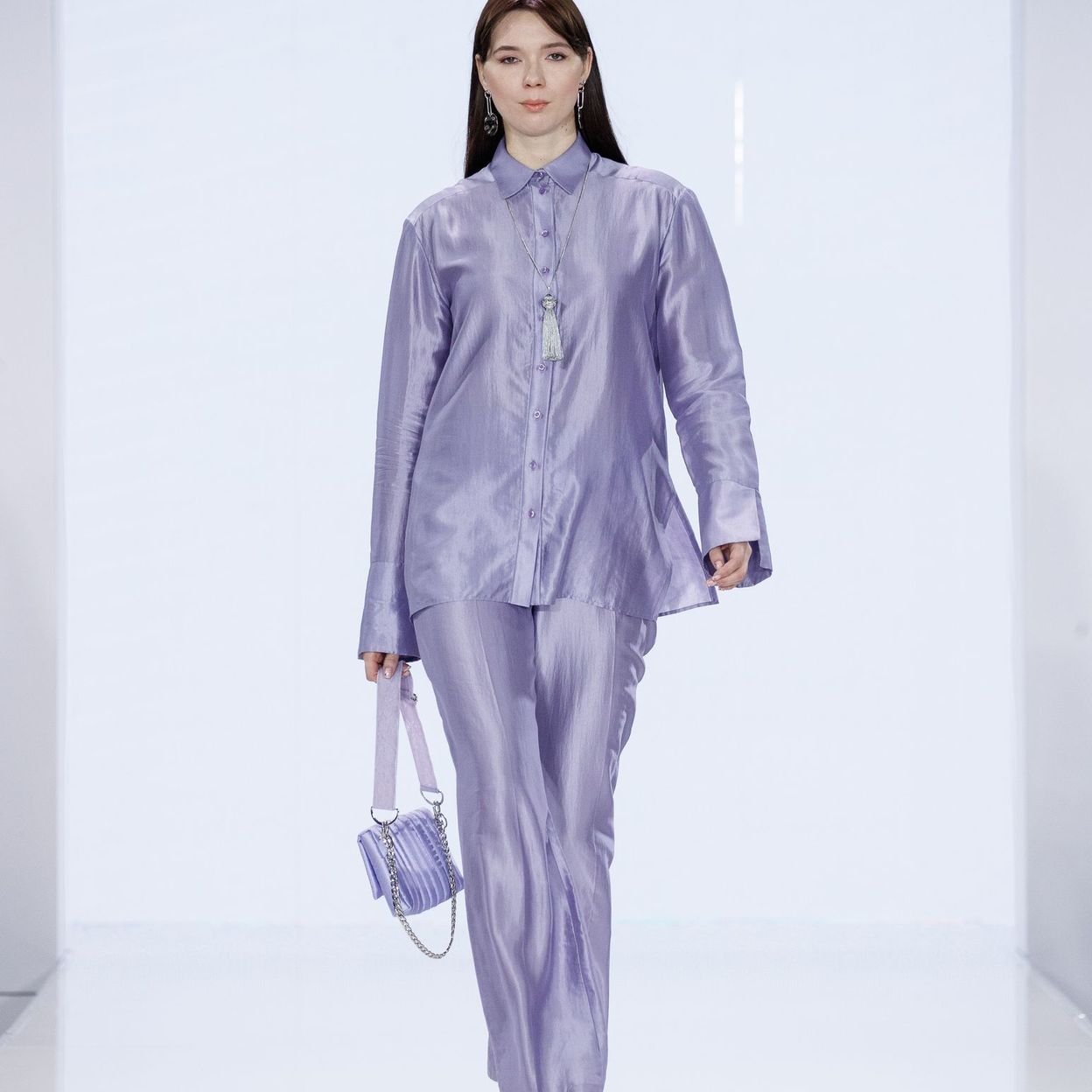 Купить Сиреневый шелковый костюм
