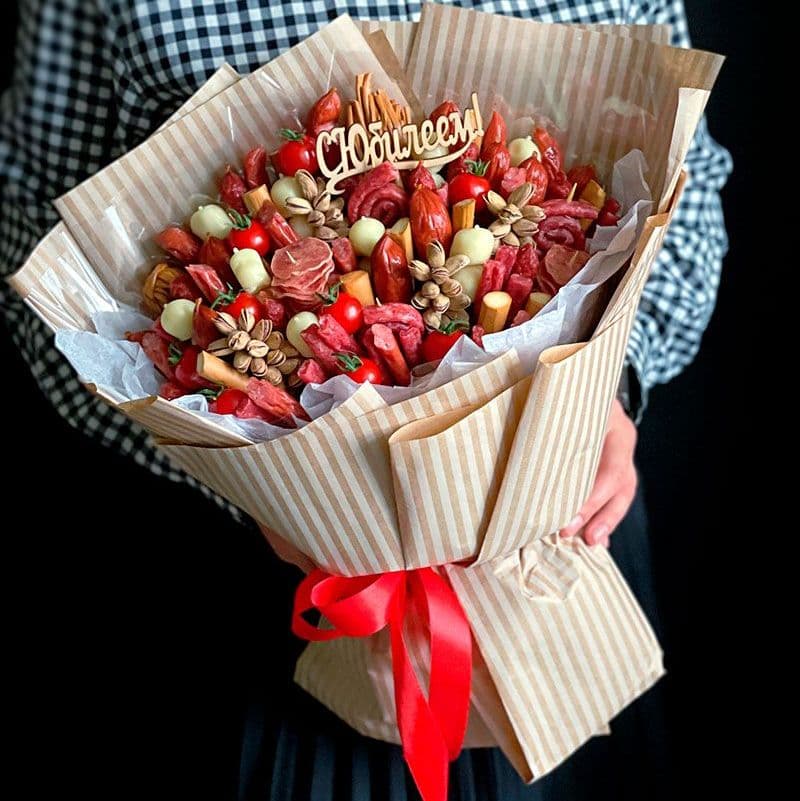 Купить Букет из колбасок и сыров арт. 448