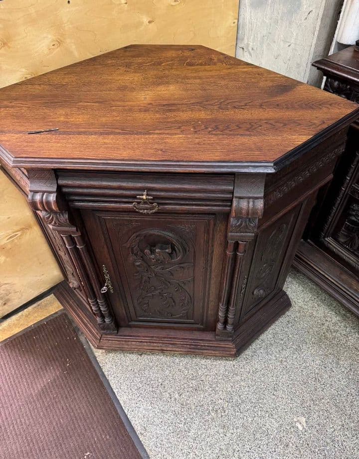 Купить Старинная угловая тумба