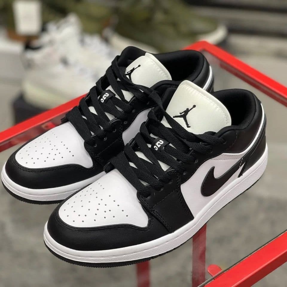 Купить Nike Air Jordan 1 Low, Black White