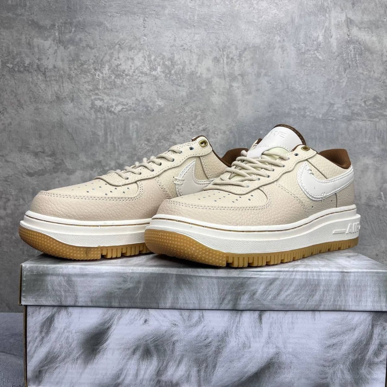 Купить Nike Air Force 1 Luxe
