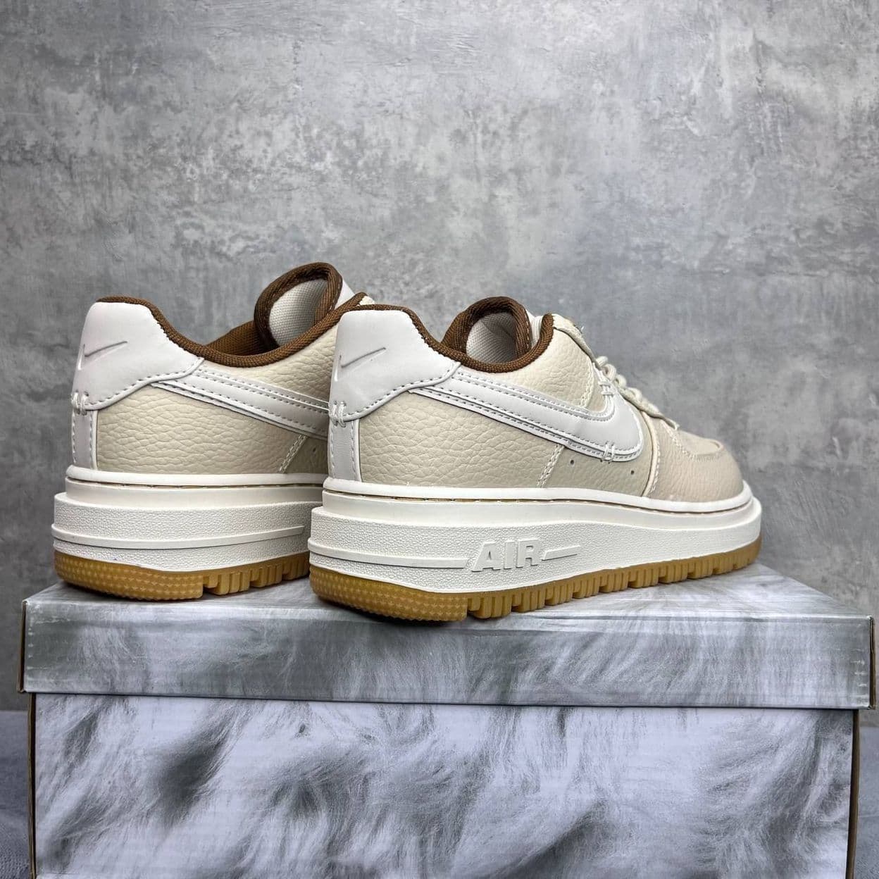 Купить Nike Air Force 1 Luxe