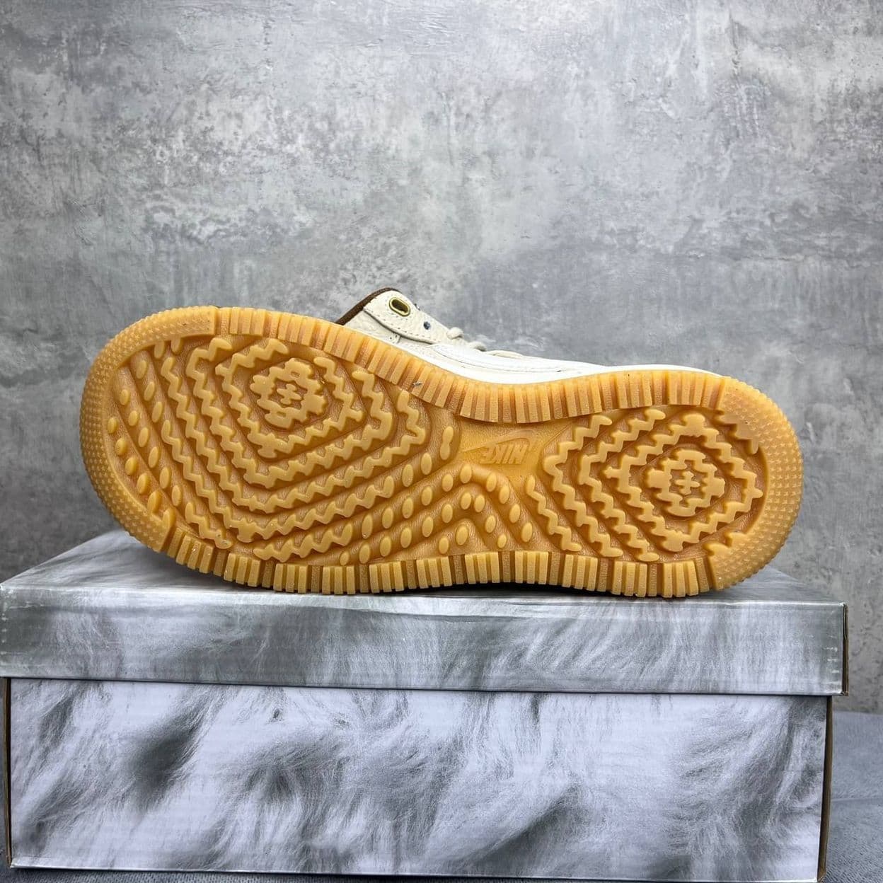 Купить Nike Air Force 1 Luxe