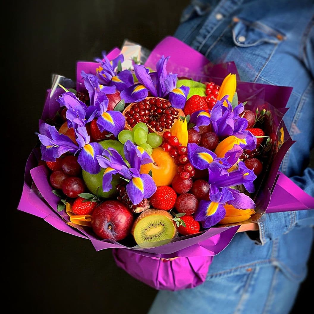 Купить Фруктовый букет с цветами арт. 261