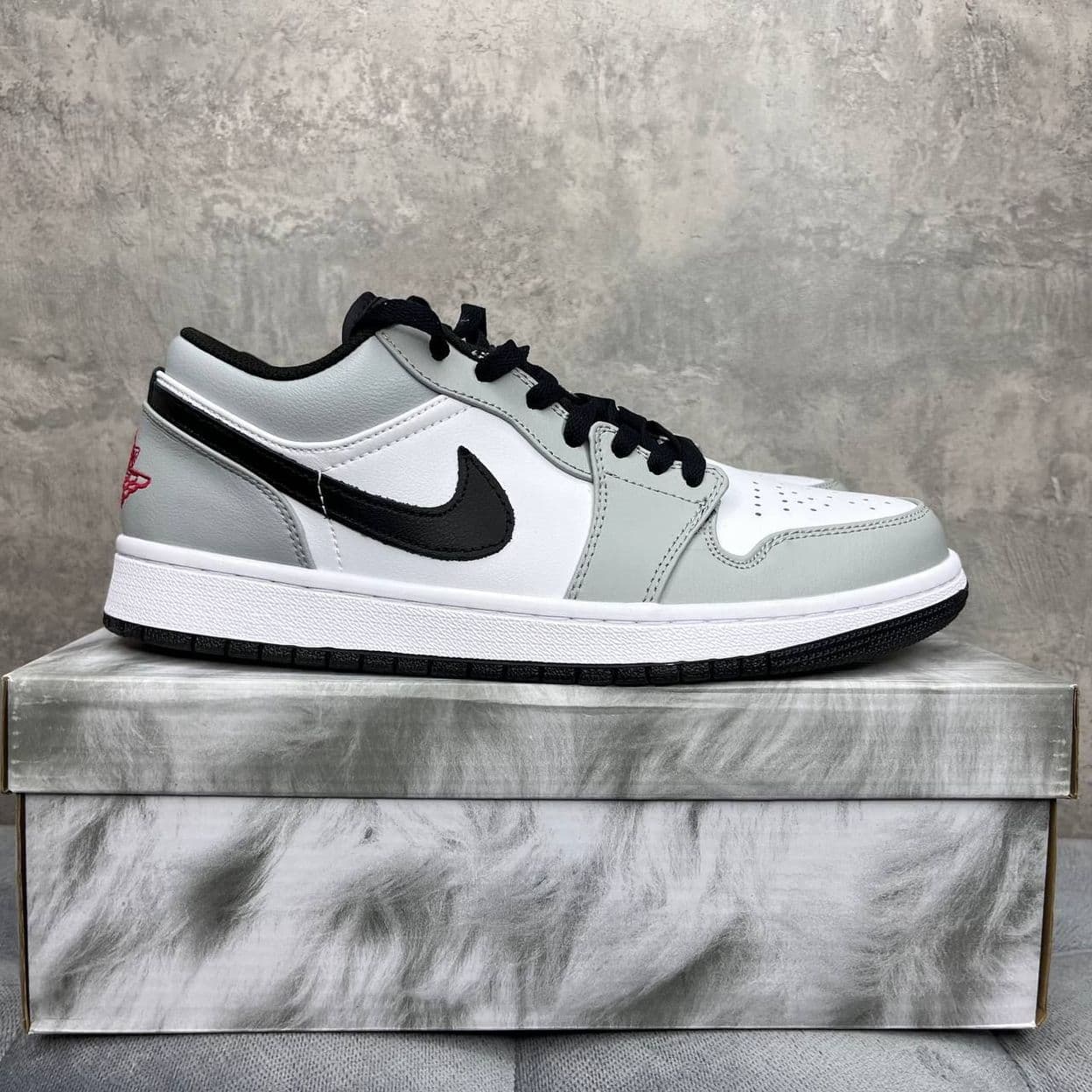 Купить Nike Air Jordan 1 Low Smoke Grey