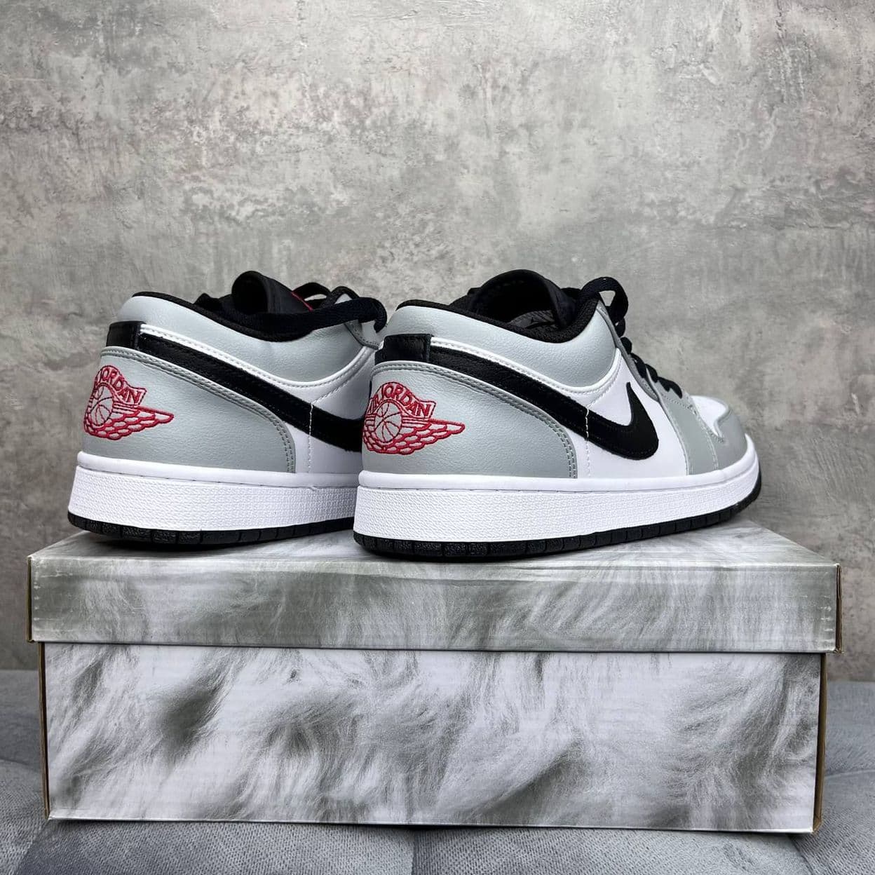 Купить Nike Air Jordan 1 Low Smoke Grey