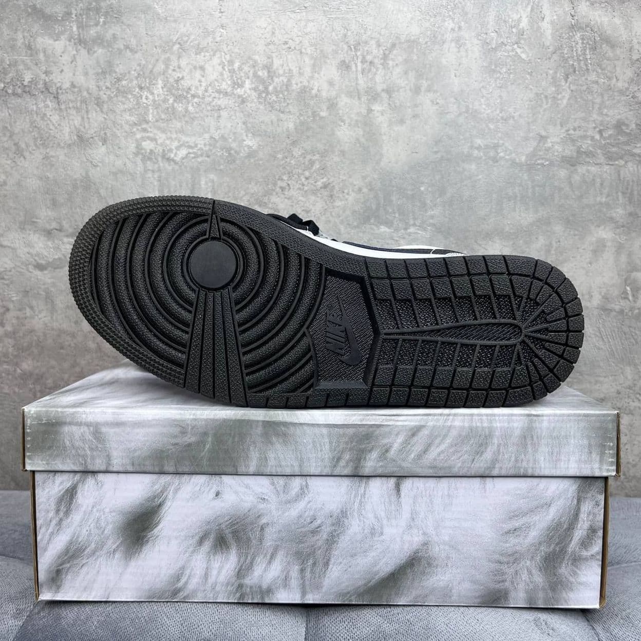 Купить Nike Air Jordan 1 Low Smoke Grey
