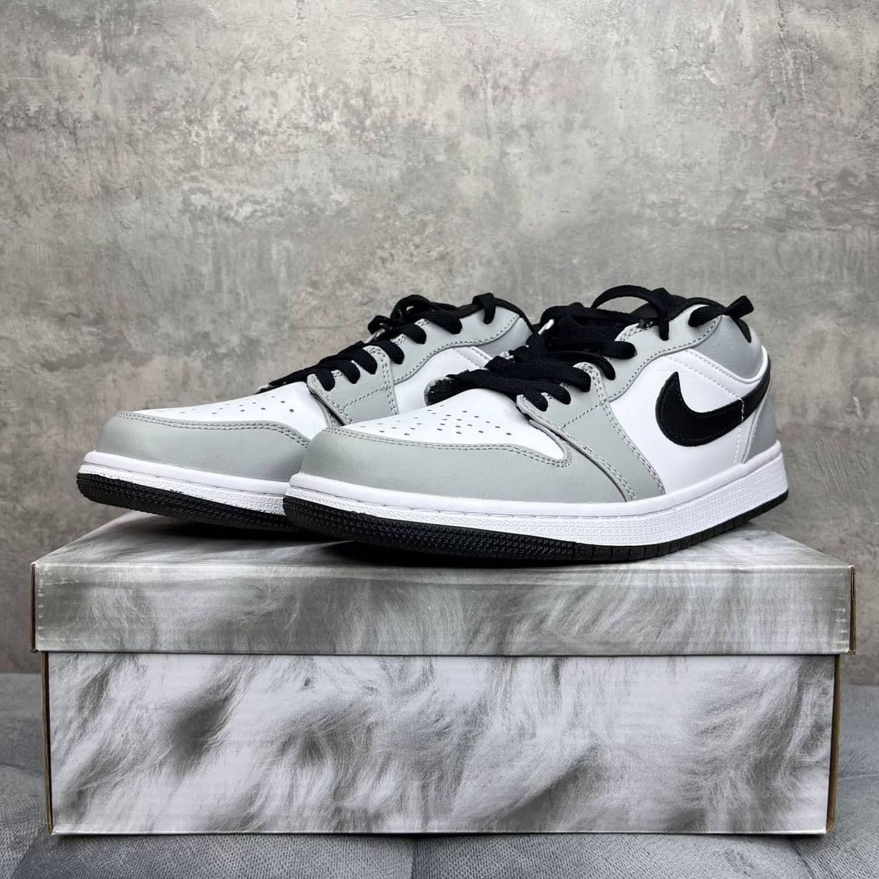 Купить Nike Air Jordan 1 Low Smoke Grey