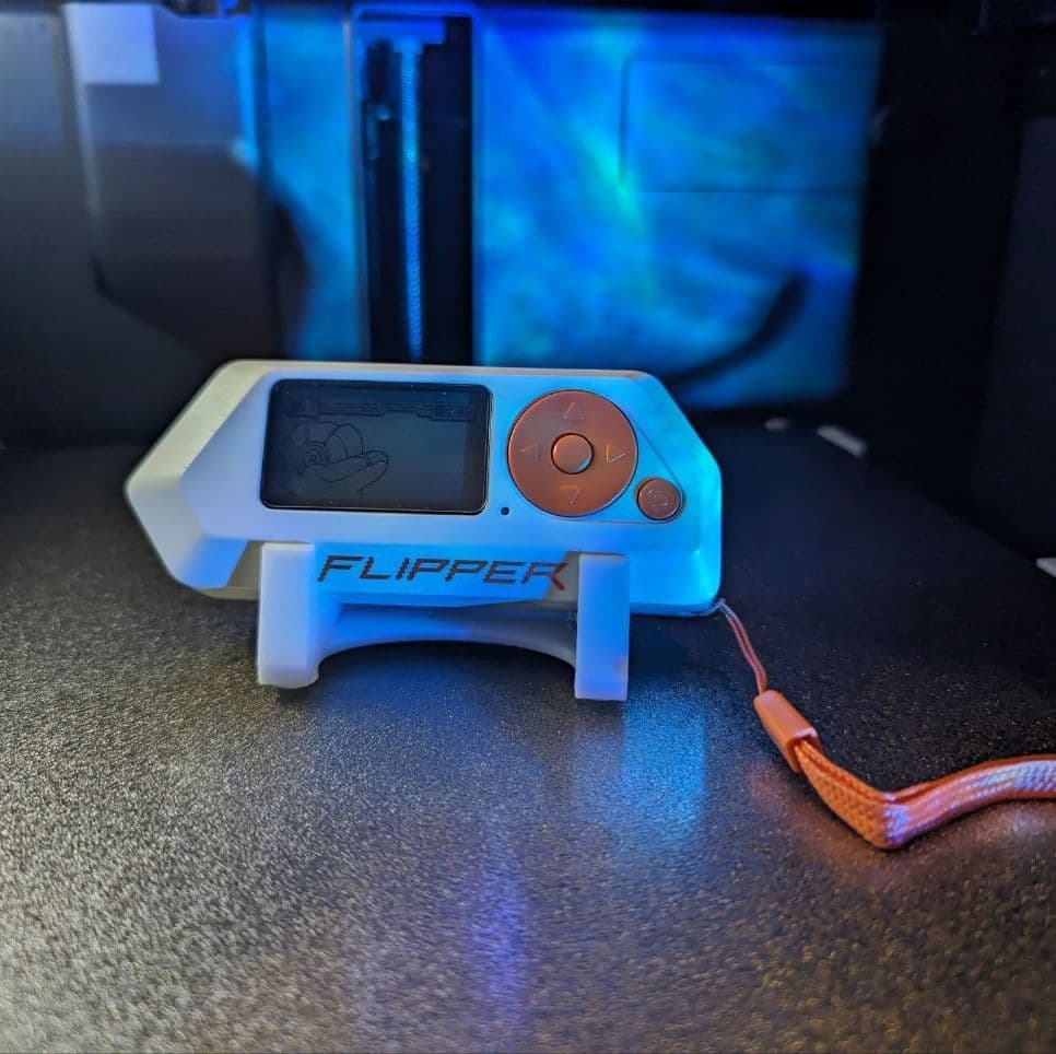 Купить Настольная подставка для Flipper Zero