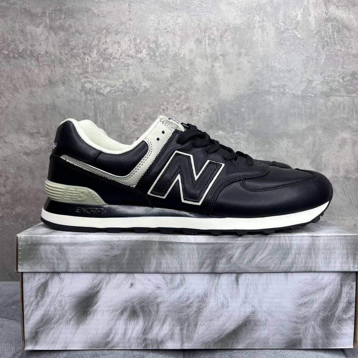 Купить New Balance 574LUC Black White
