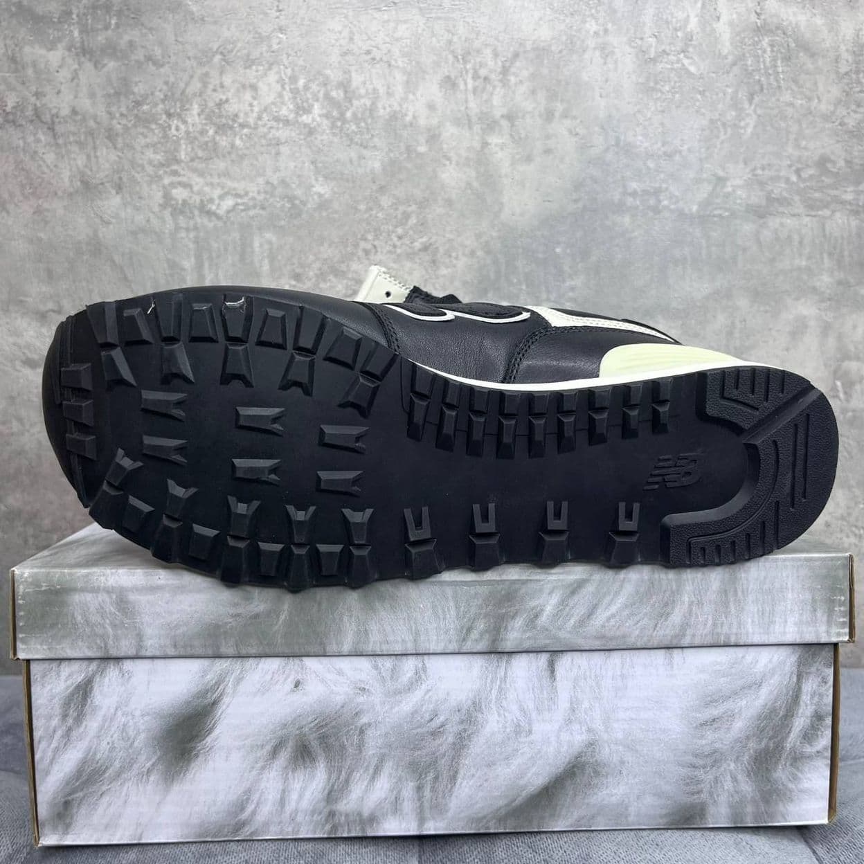 Купить New Balance 574LUC Black White