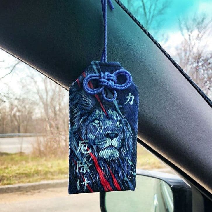 Купить омамори Лев
