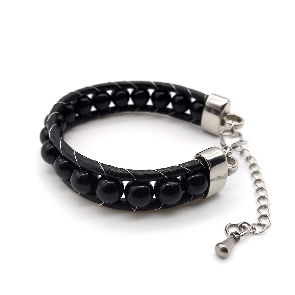 Купить Оникс глянцевый, кожа, сталь. Браслет женский кожаный из натуральных камней Оникс черный глянцевый (арт. DMBR021W)