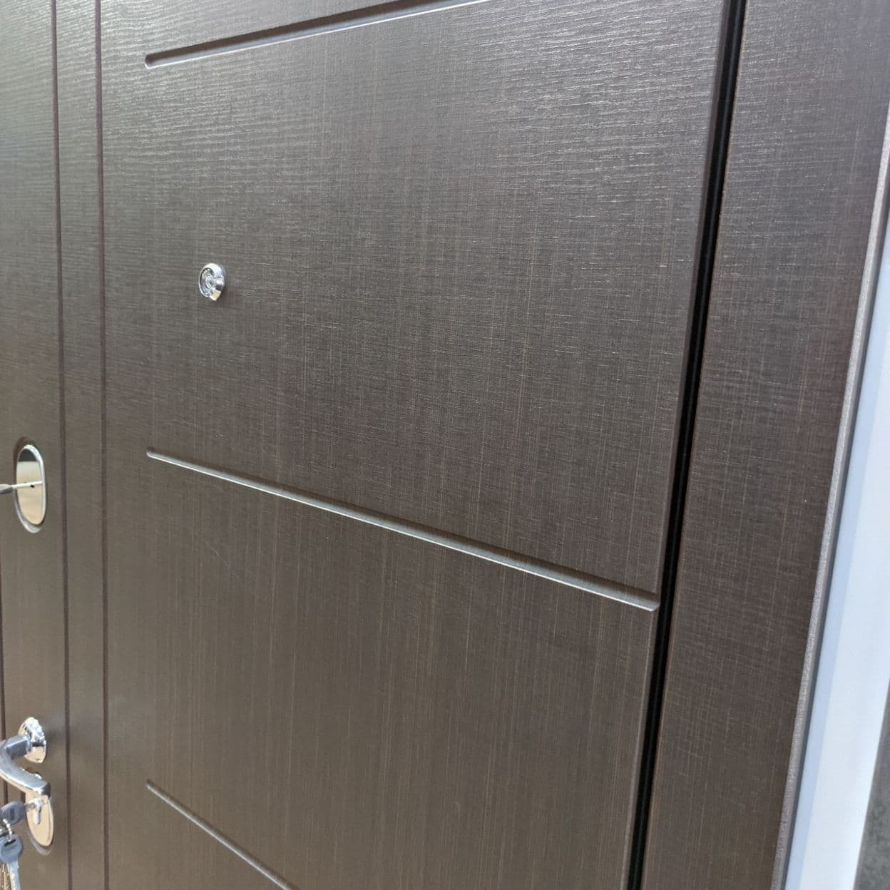 Купить Дверь входная "Фаворит", белый бьянко