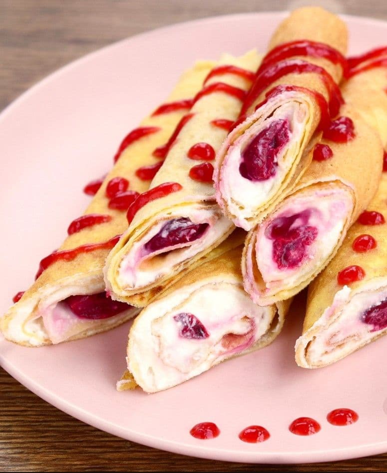 Купить Блинчики  с творожным сыром и ягодами 10 штук