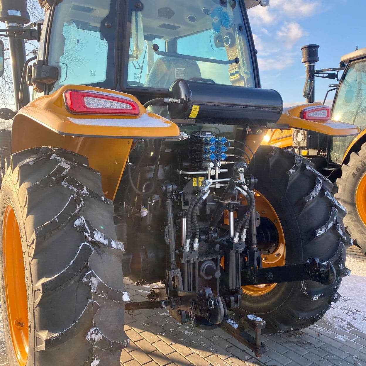 Купить Трактор FORLOAD SD1604