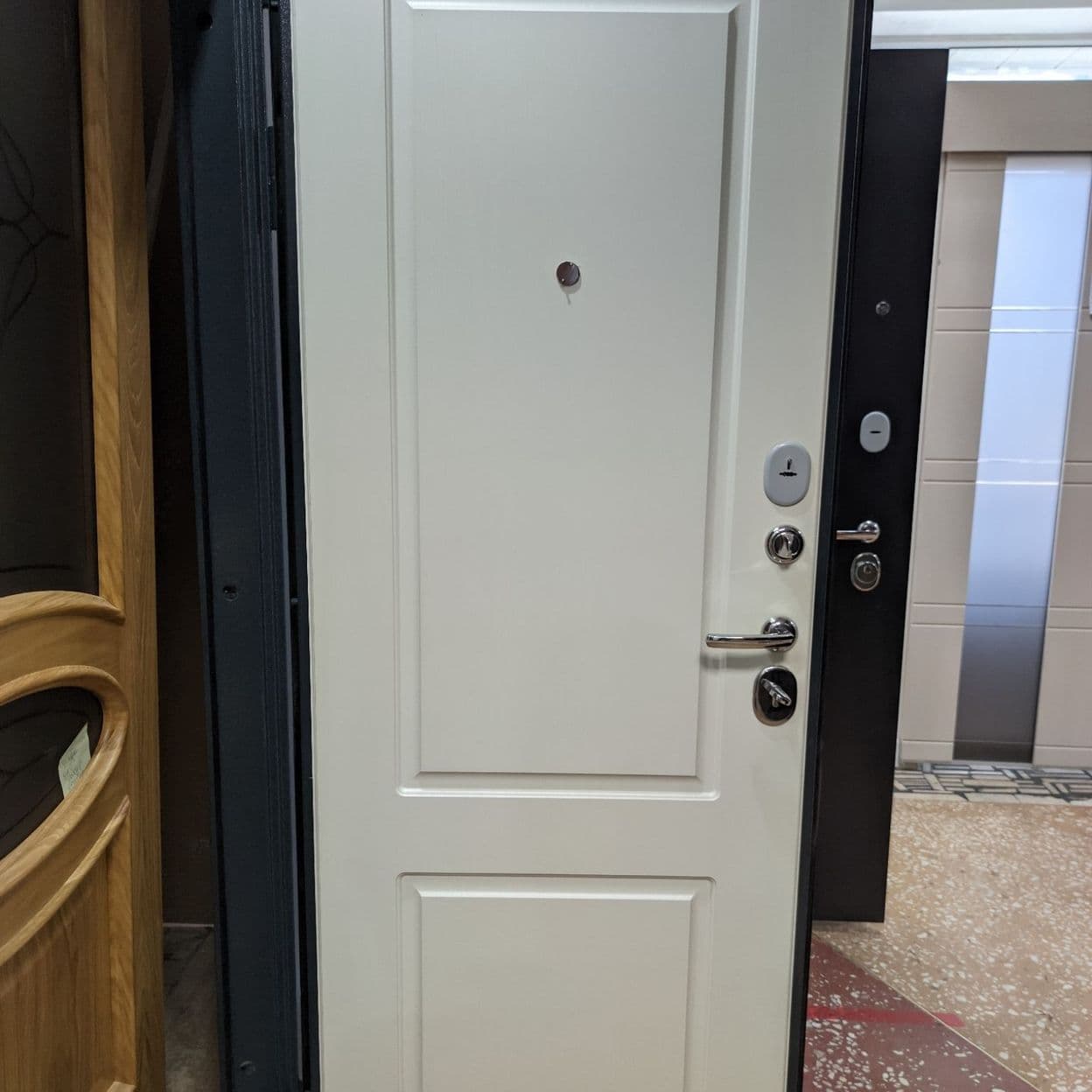 Купить Дверь входная "КЁЛЬН", ясень белый