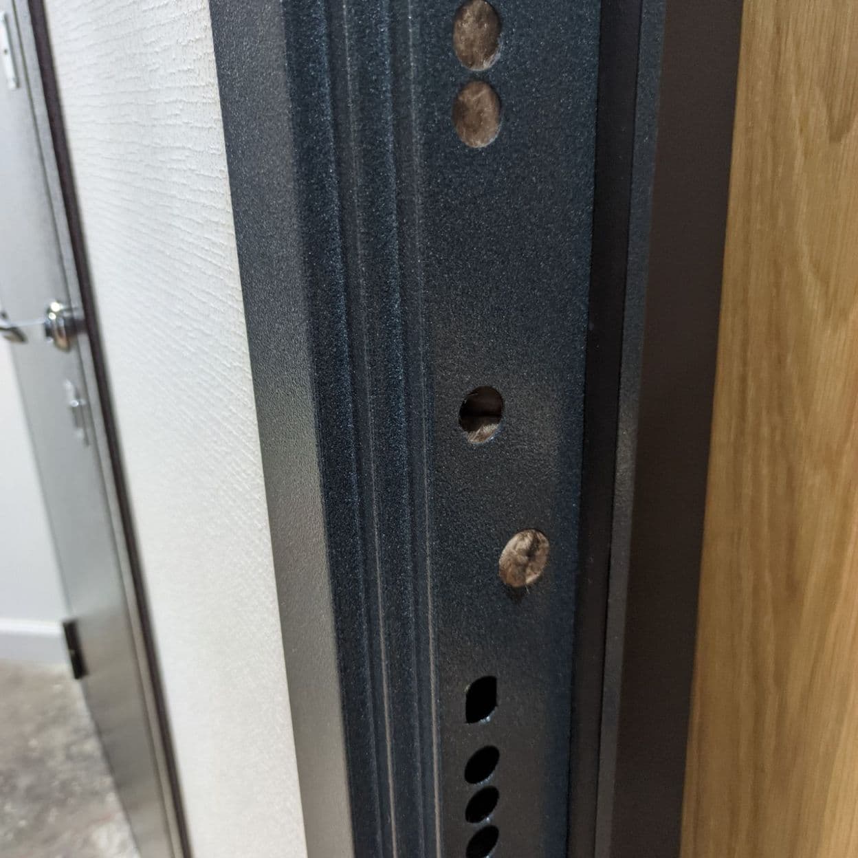 Купить Дверь входная "КЁЛЬН", ясень белый