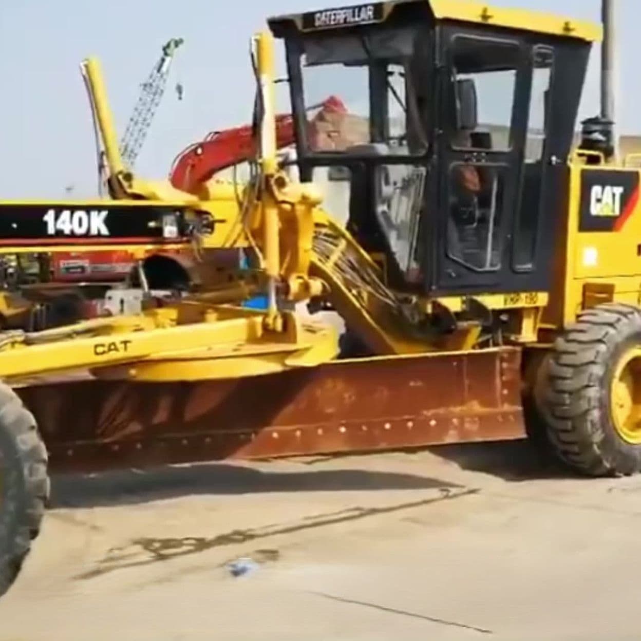 Купить CAT 140K Б/У