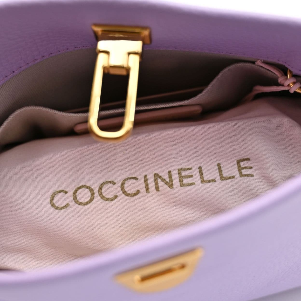 Купить Сумка женская Coccinelle
