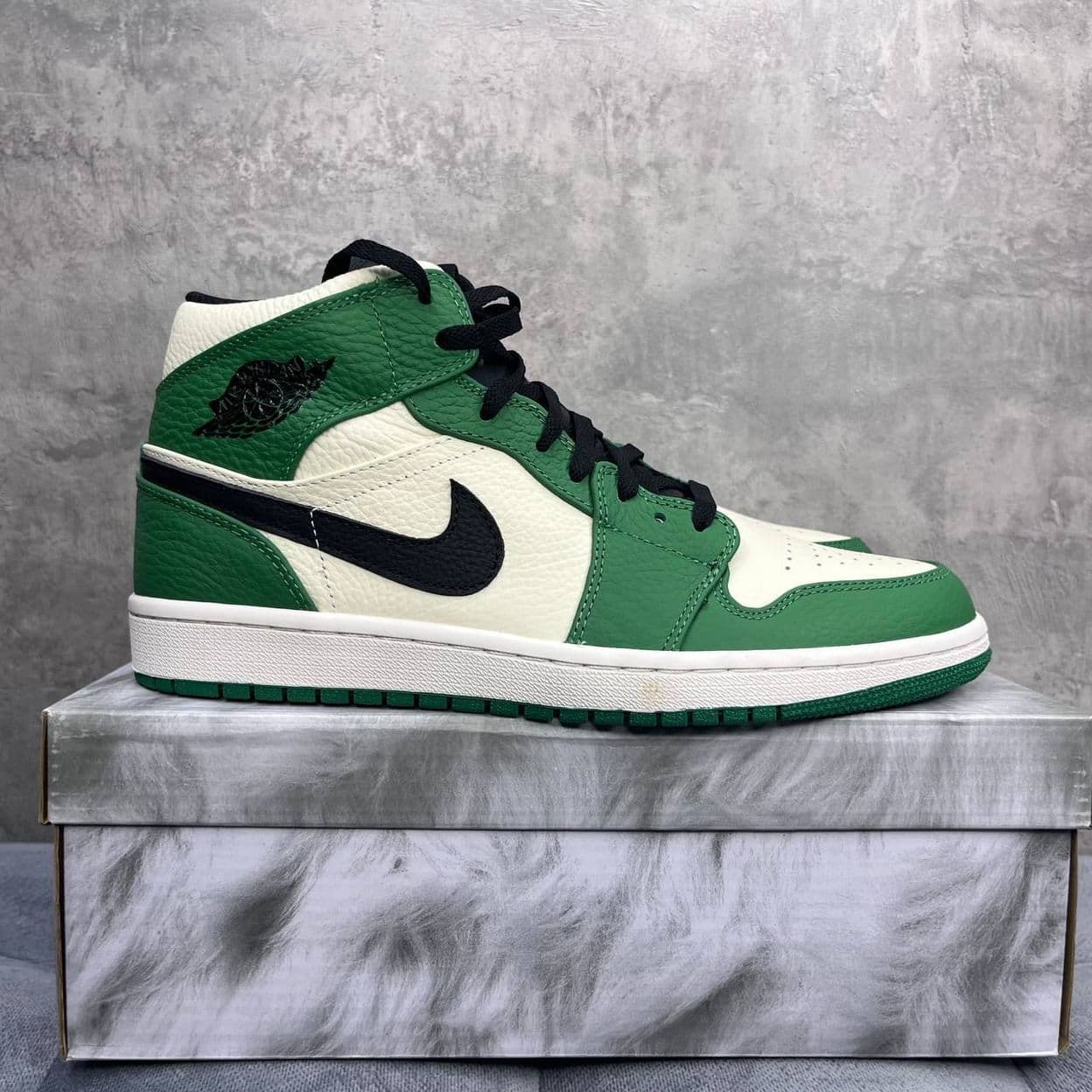 Купить Nike Air Jordan 1 Mid Green Toe