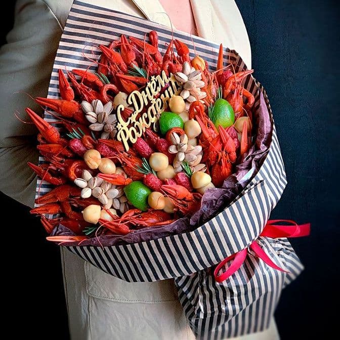 Букет из раков и колбасок