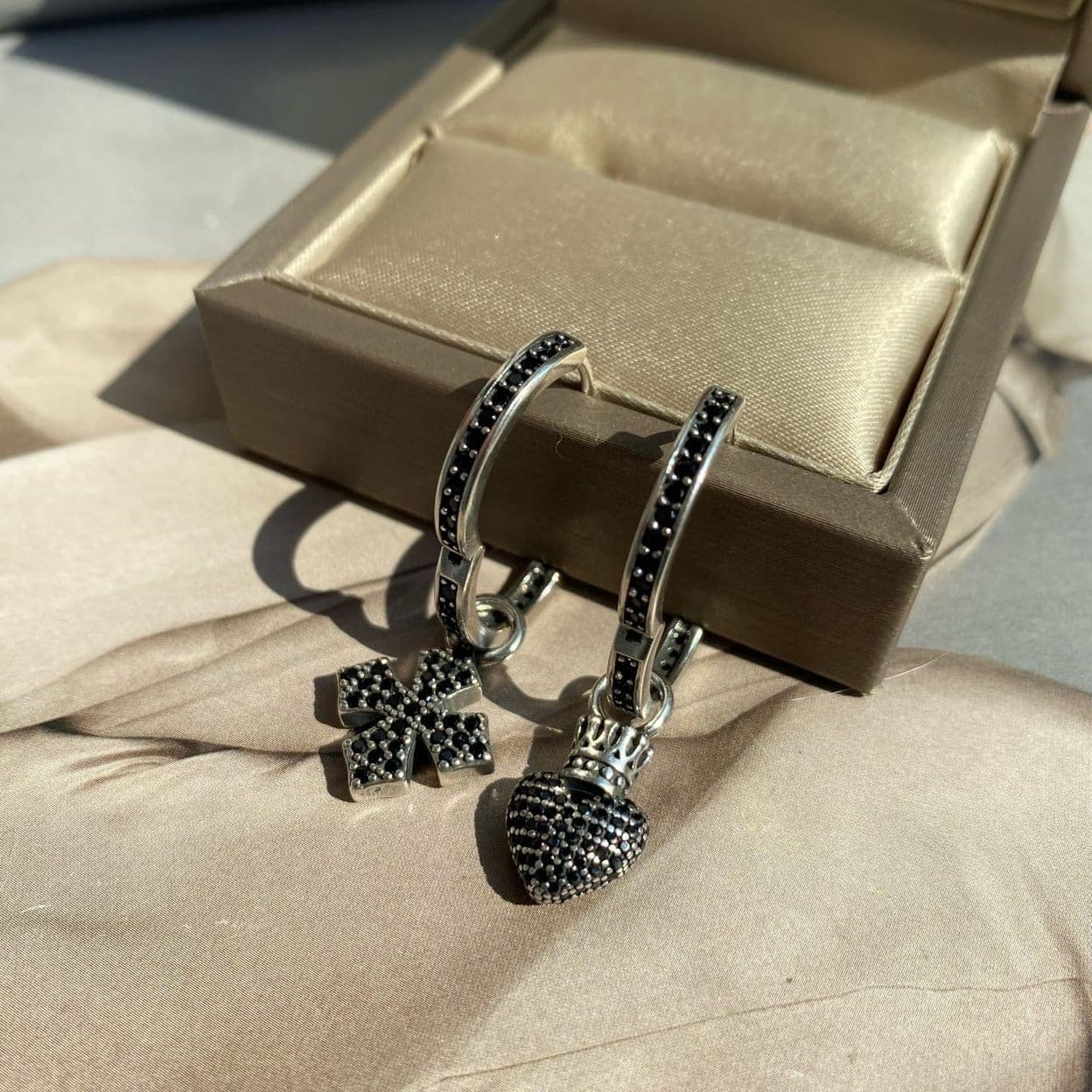 Купить Серьги Королева червей