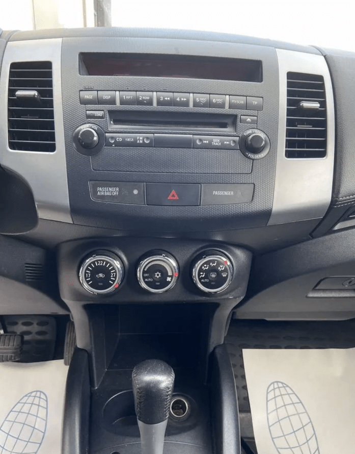Купить Mitsubishi Outlander 2.0 CVT, 2010, 179 476 км