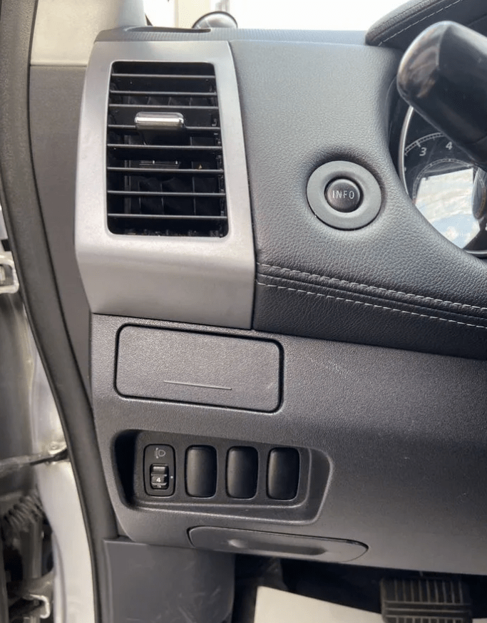 Купить Mitsubishi Outlander 2.0 CVT, 2010, 179 476 км