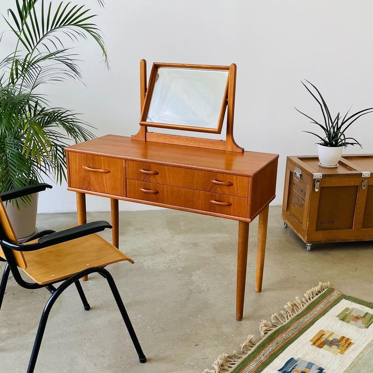 Купить Винтажный туалетный столик