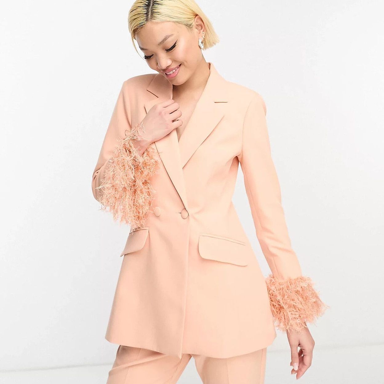 Купить ASOS DESIGN nipped waist tuxedo suit blazer with fringe cuff in apricot