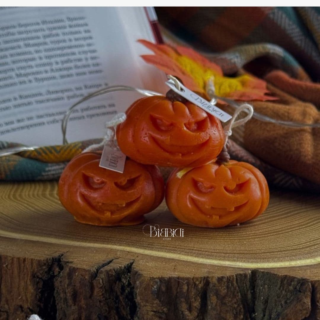 Купить Интерьерная свеча "Тыква" с ароматом печенья. Вид 3